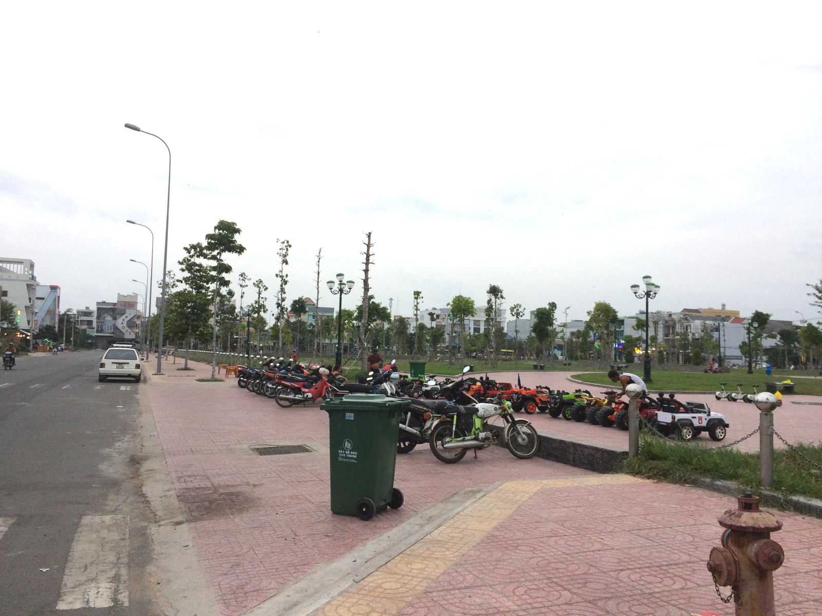 Cần bán nhanh 2 lô mặt tiền Nguyễn Gia Tú, đối diện Công viên Võ Văn Kiệt